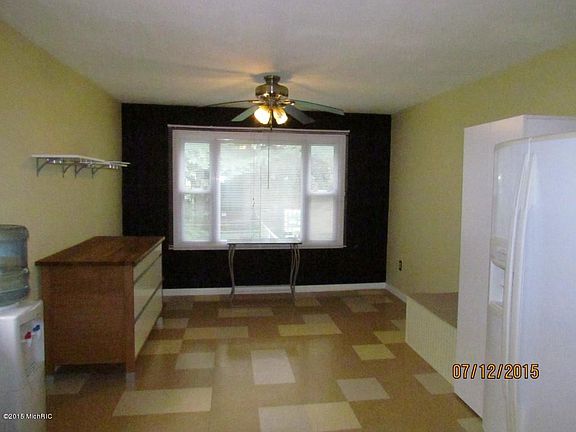 3rd image of 607 Jakway Ave