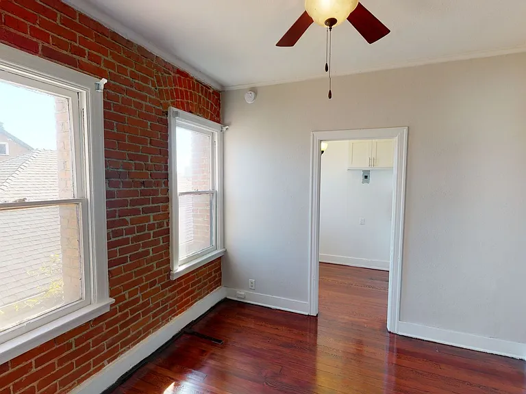 1324 Calumet Ave — Photo 5