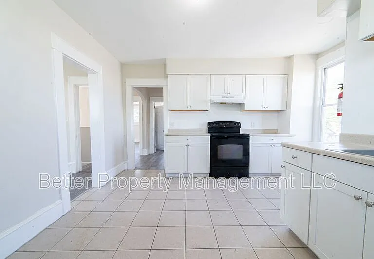 220 W Plum St #2 — Photo 2