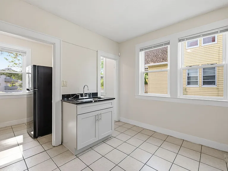 230-232 Enfield St #2 — Photo 5