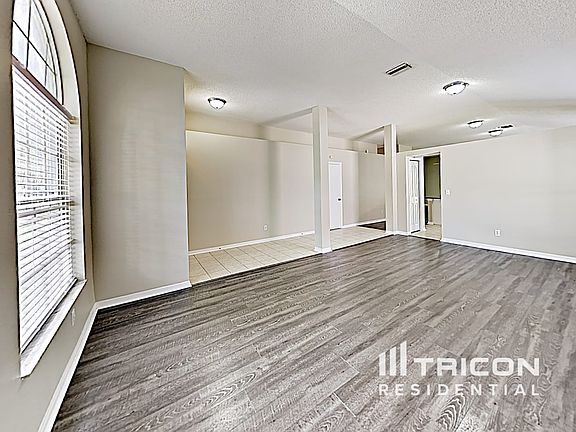 3rd image of 1425 Scotch Pine Dr