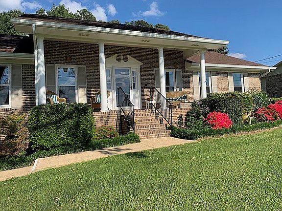 2nd image of 7712 Lasata Ln