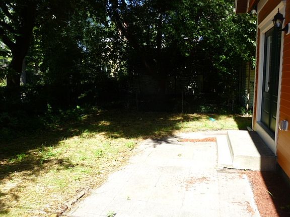 4th image of 115 Garfield Ct