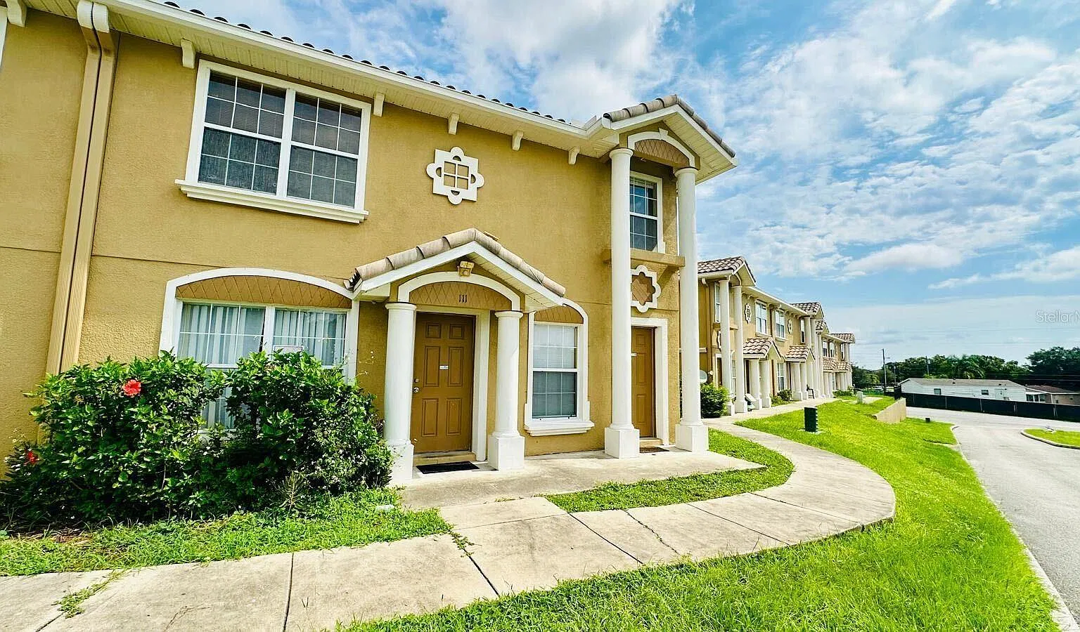 4 bed, 3.0 bath, 1320 sqft, $1,750 — Photo 2
