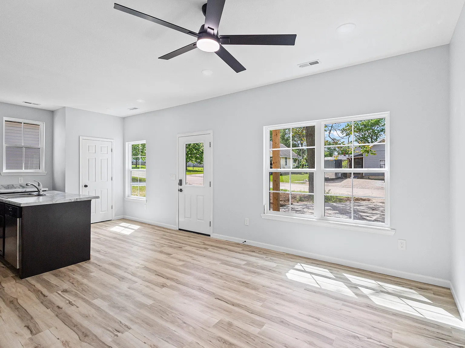 2 bed, 2.0 bath, 1001 sqft, $1,400 — Photo 4