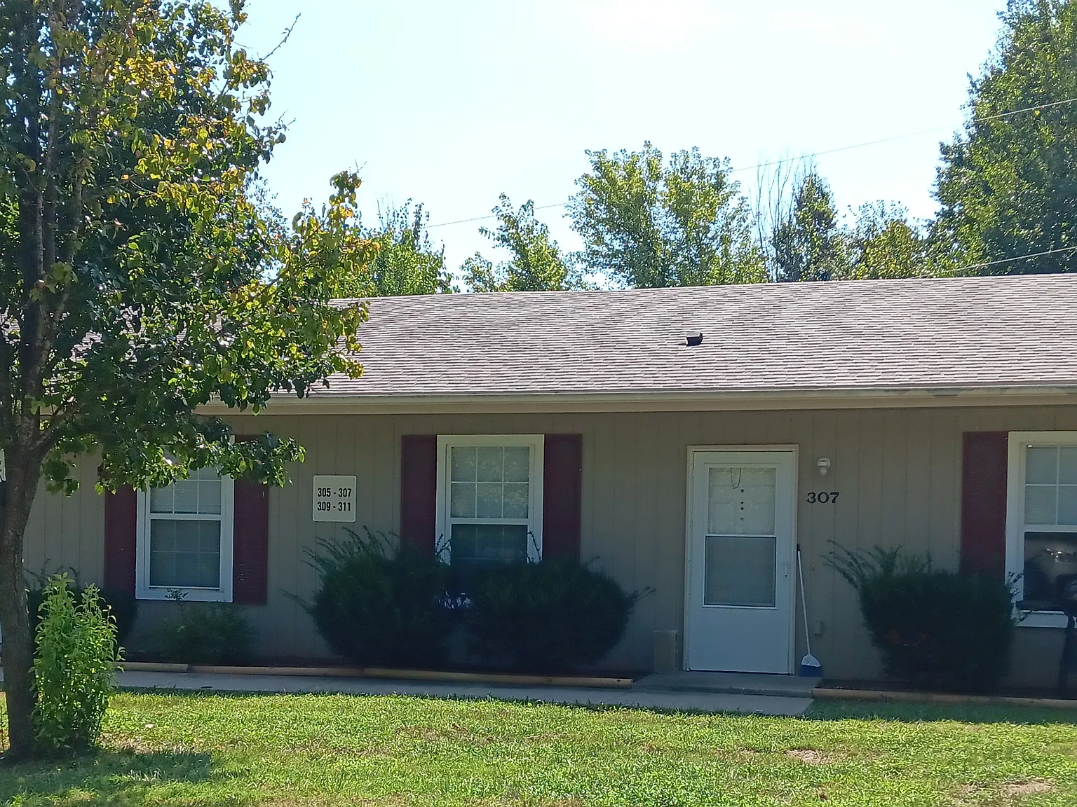 Mayfiled Manor-W. 36th Terr., Sedalia, MO — Photo 1