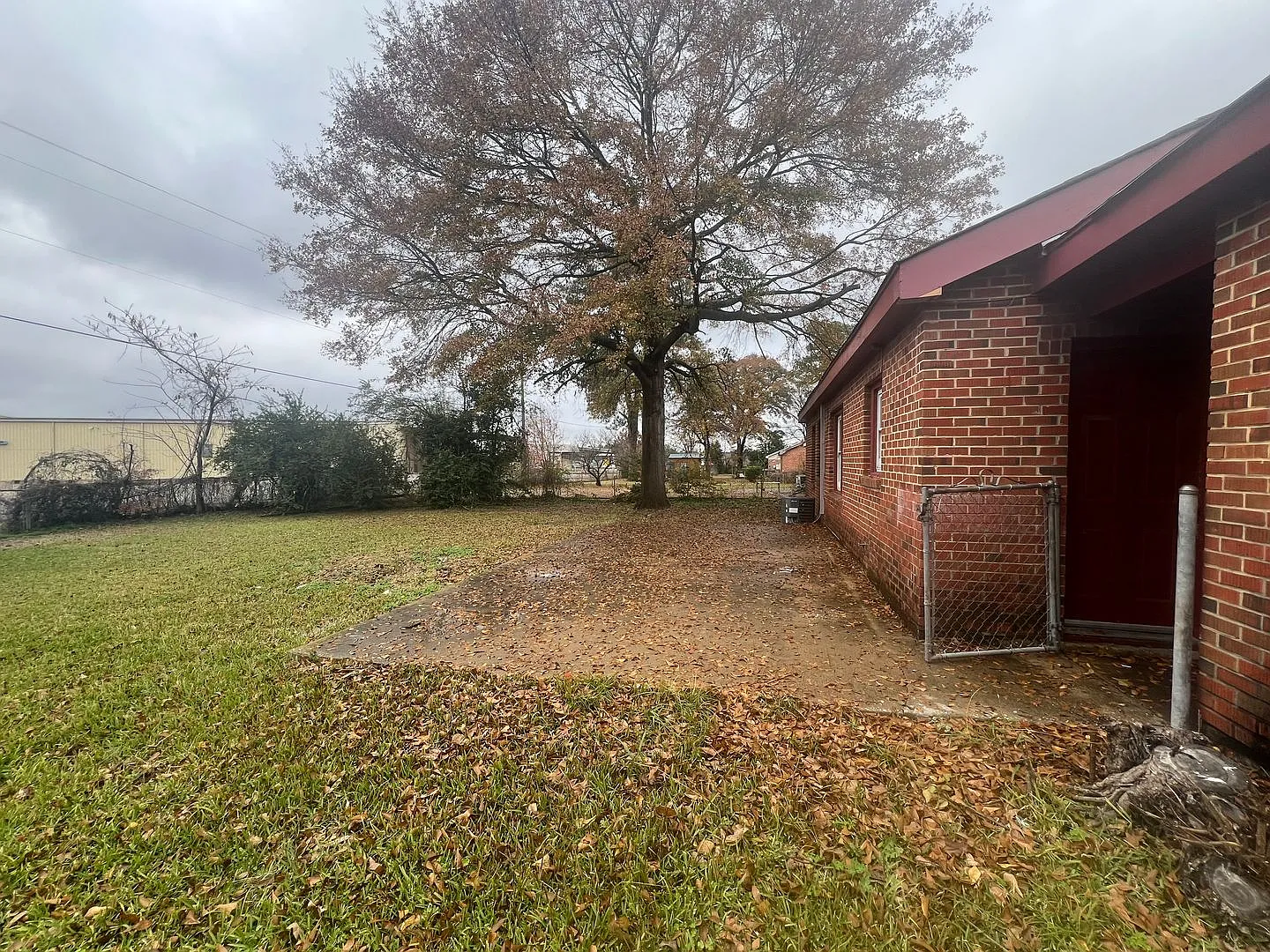 3 bedroom 1 bathroom brick home in West Tuscaloosa — Photo 4