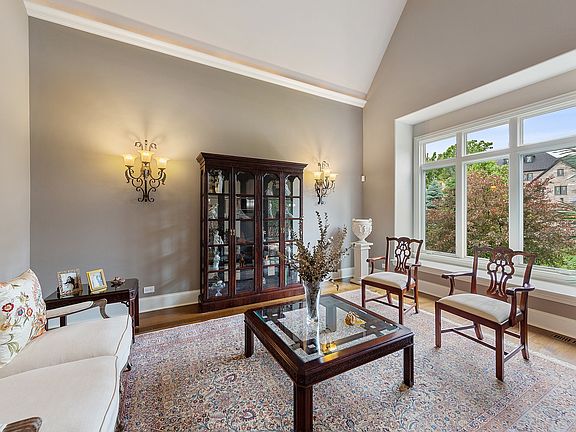 5th image of 350 Old Oak Ct