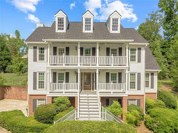3135 Saint Andrews Cir, Duluth, GA 30096