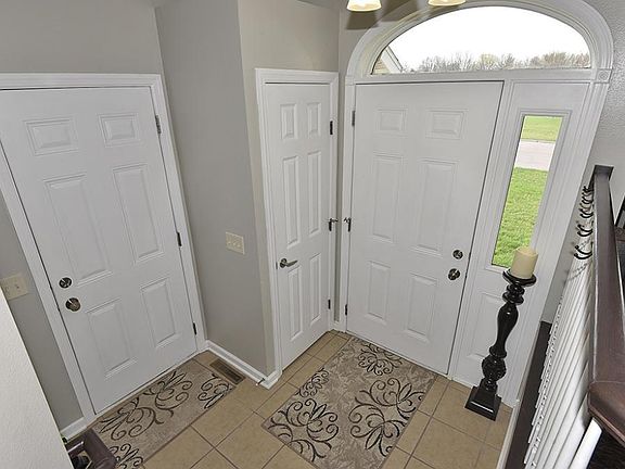 3rd image of 760 Liinhaven Ln