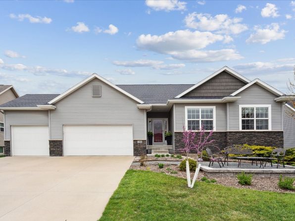 1444 Lindenbrook Ln, Marion, IA 52302