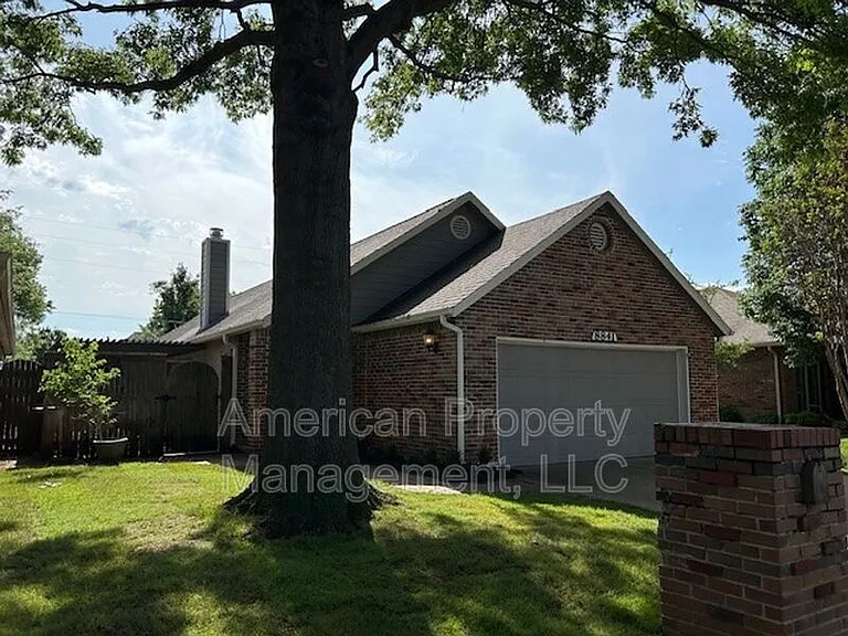 8841 S Canton Pl — Photo 2