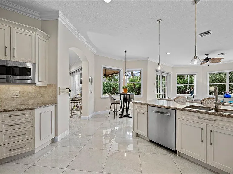 4241 Wellington Shores Dr — Photo 20