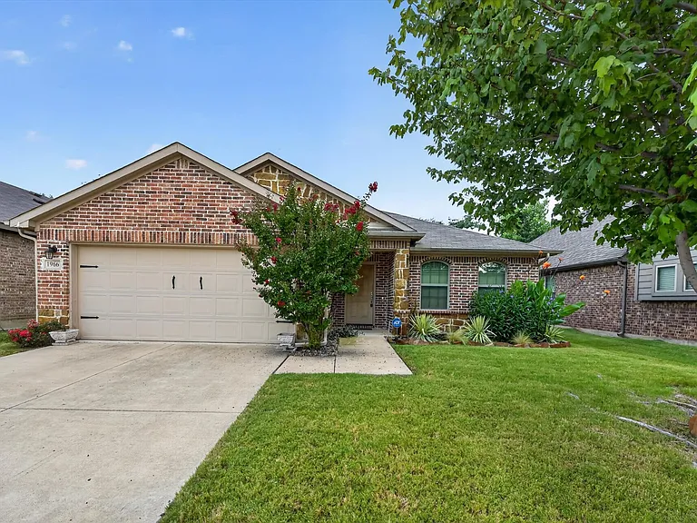 1966 De Berry Ln — Photo 25