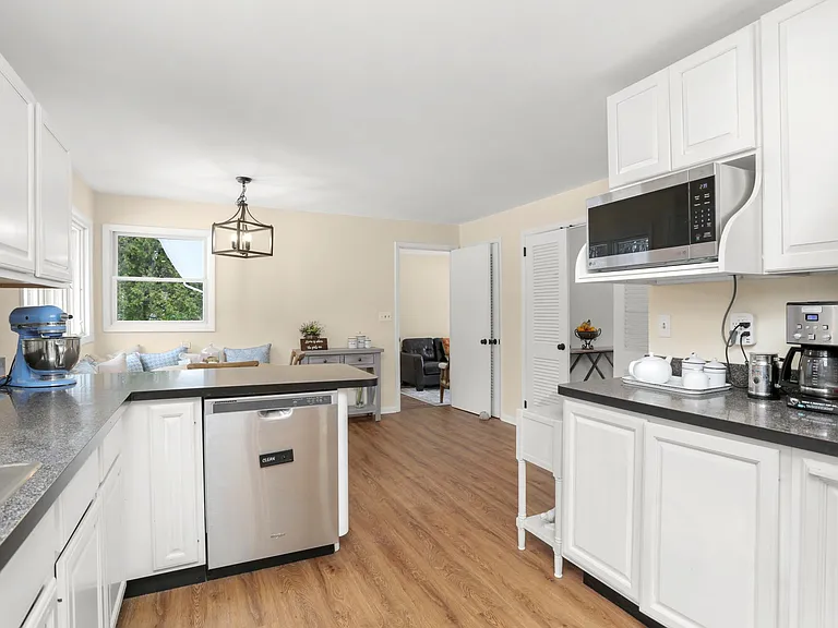 65 Banks Rd — Photo 4