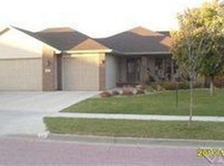 301 E Meadowlark Ct, Brandon, SD 57005