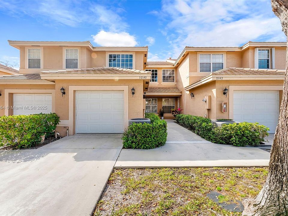 1st image of 10140 Royal Palm Blvd