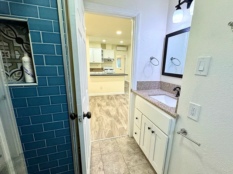 1149 Marietta St — Photo 10