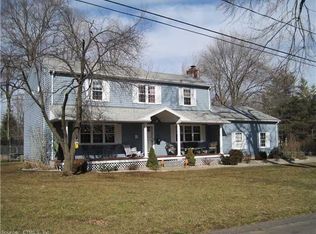 4 Adams Ln, West Hartford, CT 06117