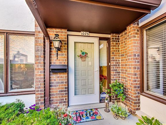 2nd image of 1075 Deerfield Pl