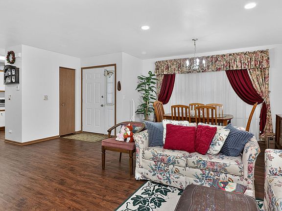 4th image of 342 Ogden Falls Blvd