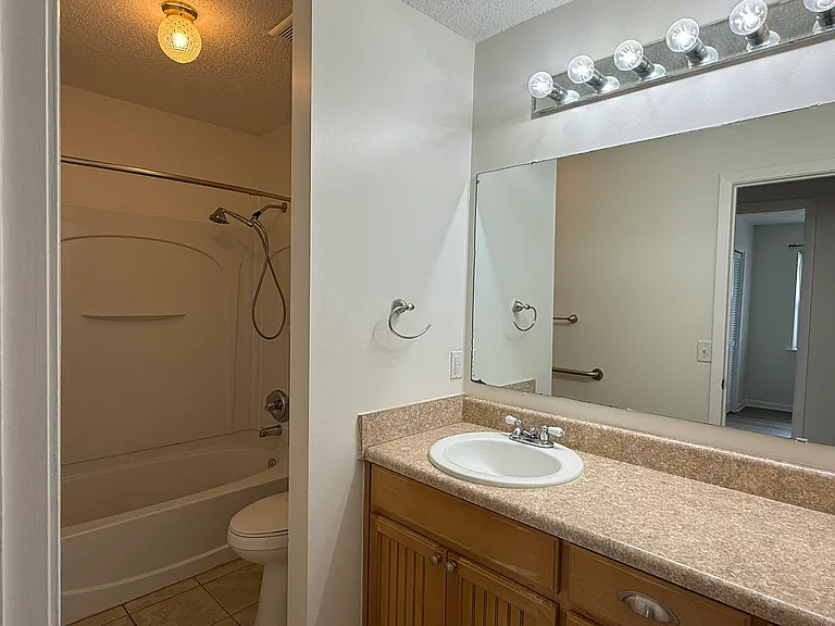 401 Crystal Ln — Photo 14