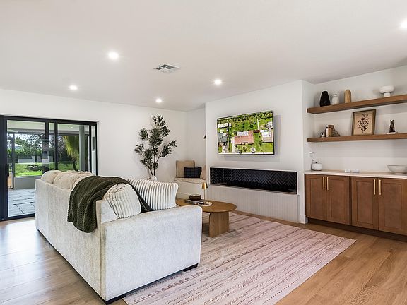 3rd image of 4761 SW 72nd Avenue