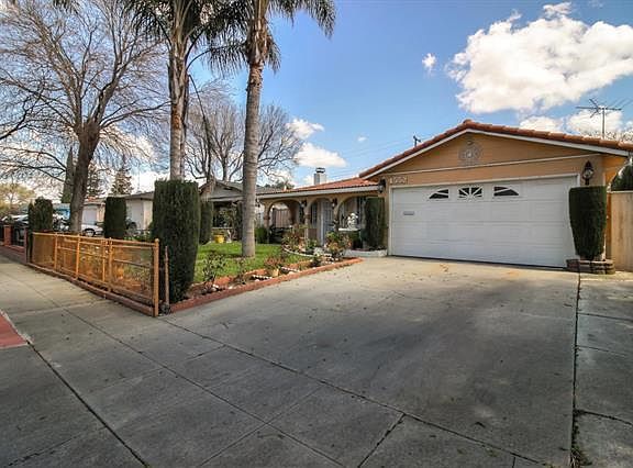 2nd image of 4552 Bolero Dr