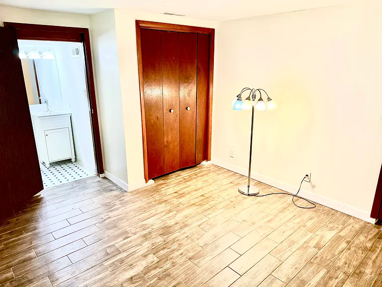175 E Van Buren St #3 — Photo 10