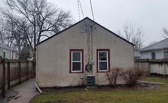 3rd image of 532 8th Ave S