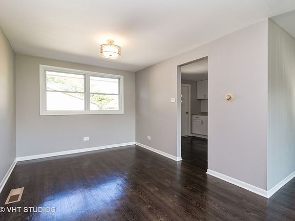 5th image of 16910 Glen Oaks Ct