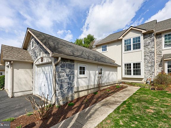 2nd image of 614 Crestgate Pl
