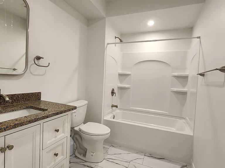 908 E Gorham St #2 — Photo 16