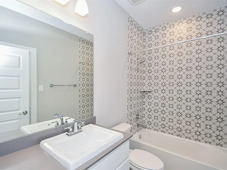 10334 Fountain Shore Dr — Photo 36