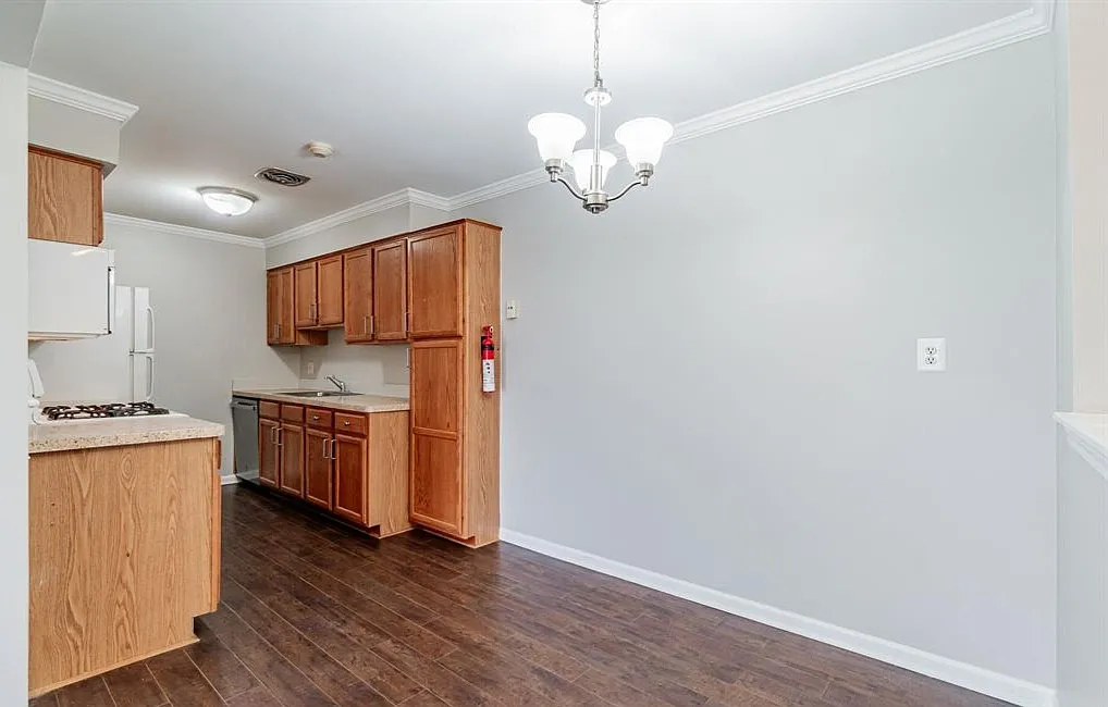 2 bed, 995 sqft, $1,395 — Photo 3