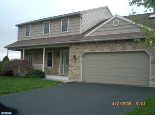 401 Penns Ln, Douglassville, PA 19518