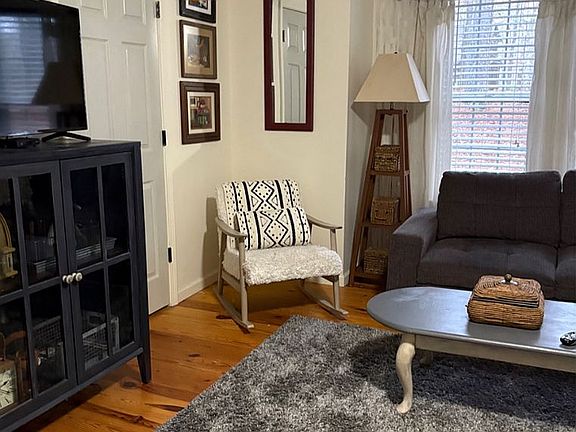 4th image of 410 Eagle Mountain Dr