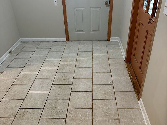 5th image of 5722 W 70th Ter