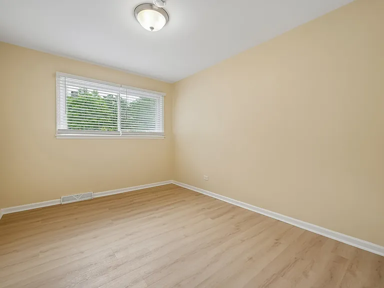 5112 Main St — Photo 10