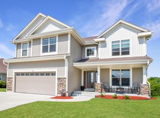 9701 S Bluegrass Pl, Oak Creek, WI 53154
