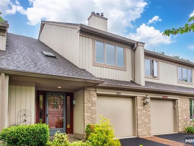 303 Vista View Dr, Mahwah, NJ, 07430