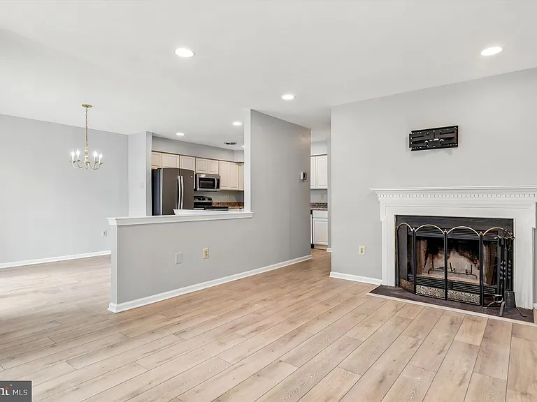 645 Muhlenberg Dr #407 — Photo 8