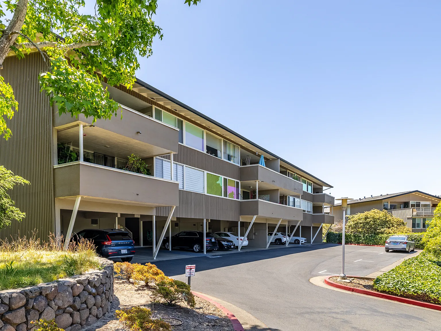 Tiburon Hill Estates — Photo 4