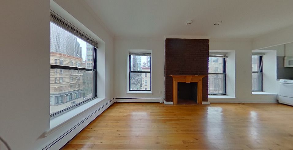 1st image of 300 E 52nd St #4000