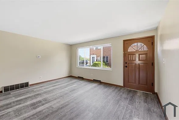 1759 Lonsdale Rd #C — Photo 5