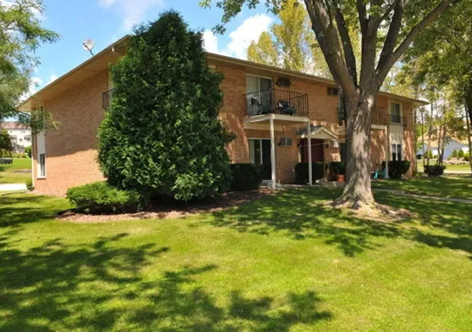 1323 Meadowcreek Dr. — Photo 2