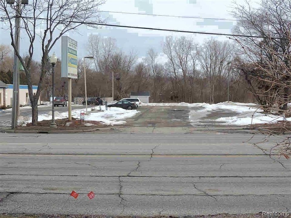 2nd image of 11319 S Saginaw St