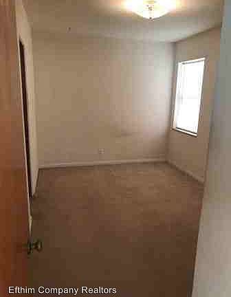 3rd image of 5806 Sunshine Dr #B