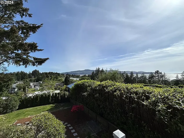 6165 Tillamook Ave — Photo 3