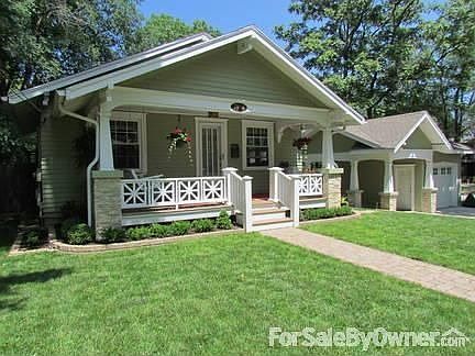 Front View
						:
						Custom Design Railing. Paver Stone Walkway.